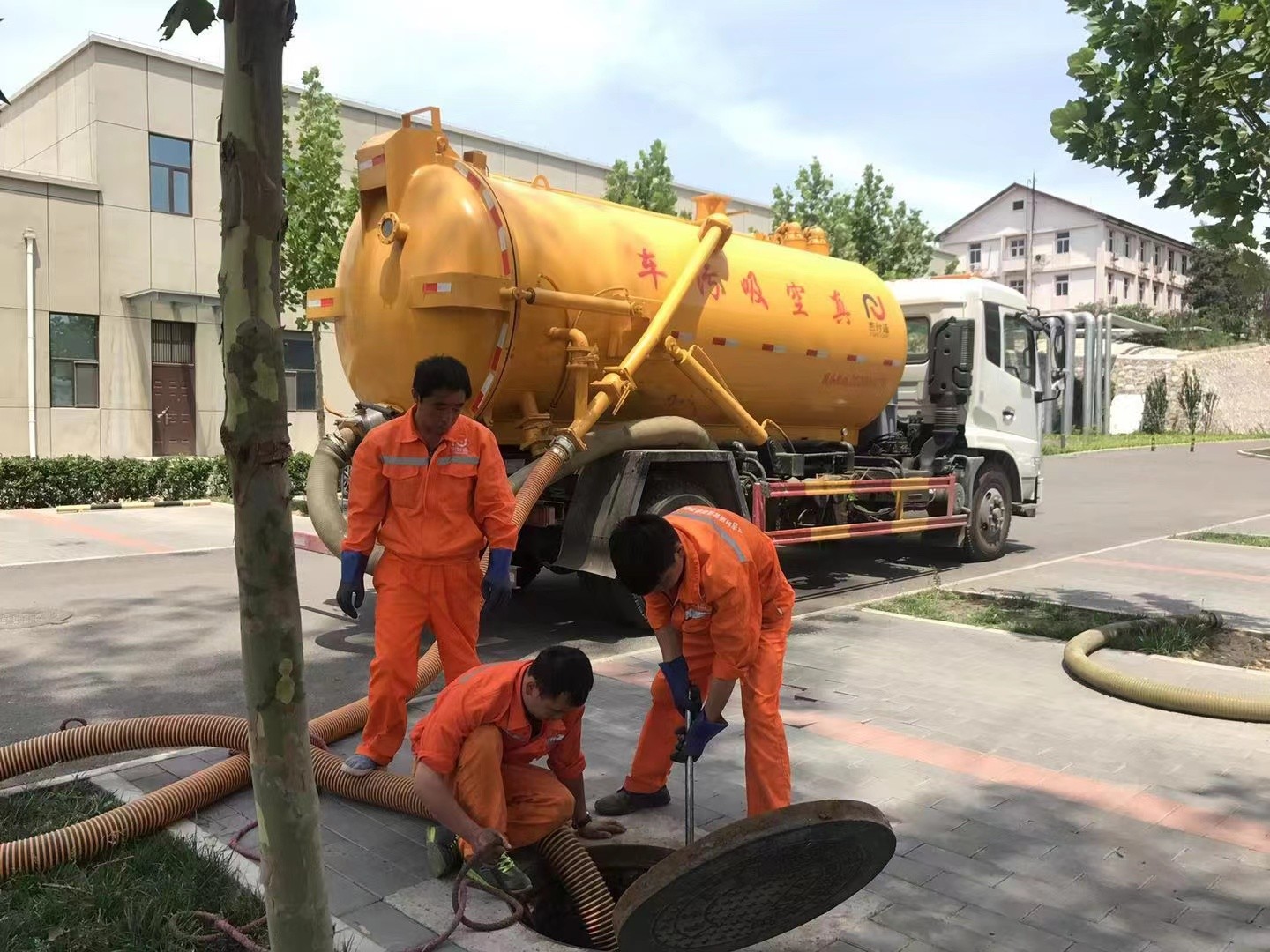 阎良化粪池清理与5-8吨吸粪车施工效率分析
